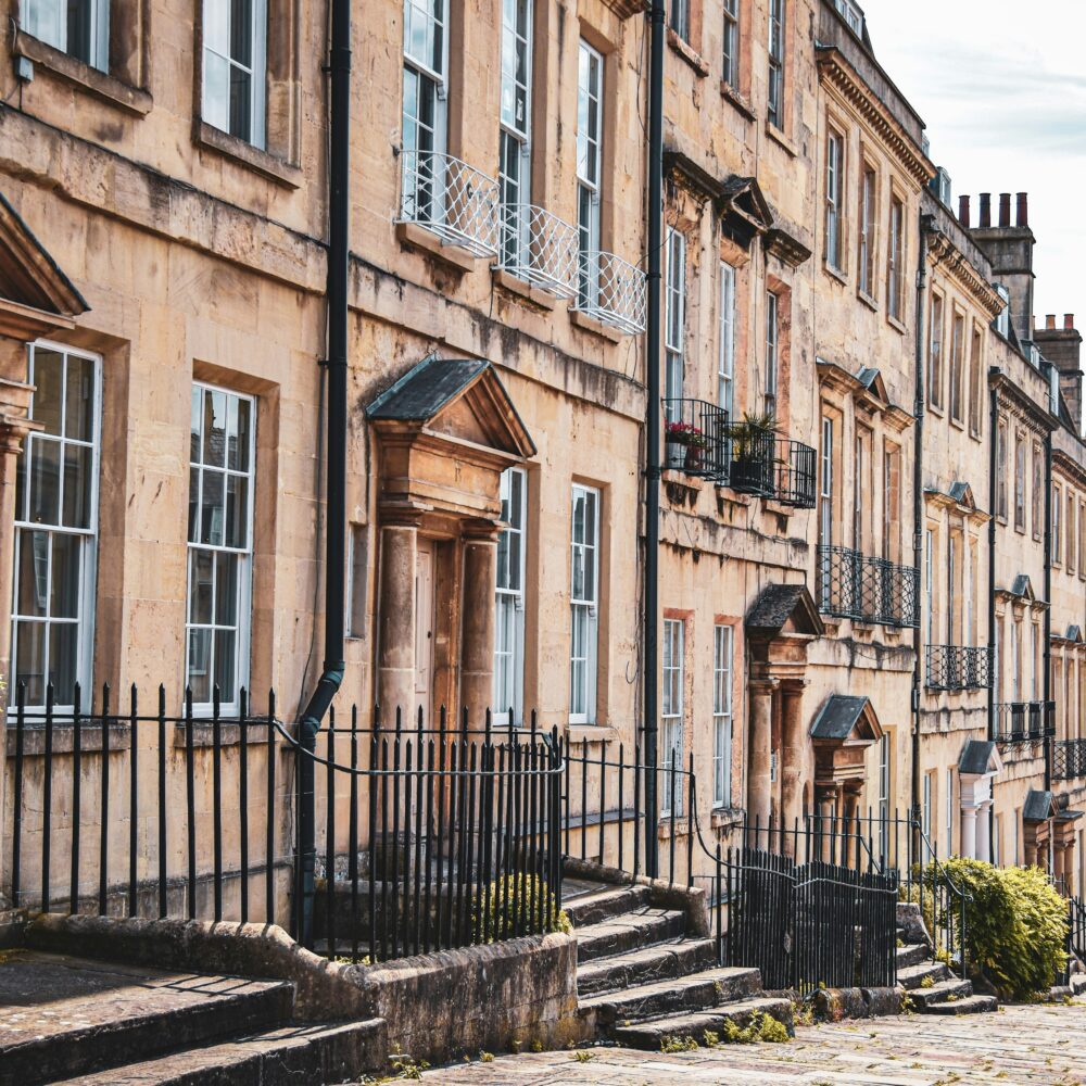 Terraced houses in Bath by Liv Cashman on Unsplash
